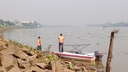 Nam thanh niên tập đua thuyền bị nước cuốn mất tích