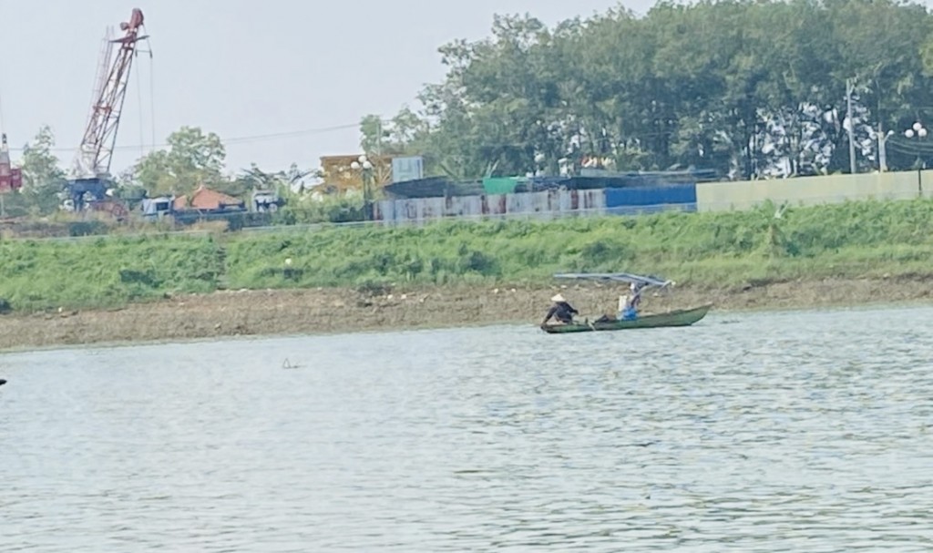 Nam thanh niên tập đua thuyền bị nước cuốn mất tích