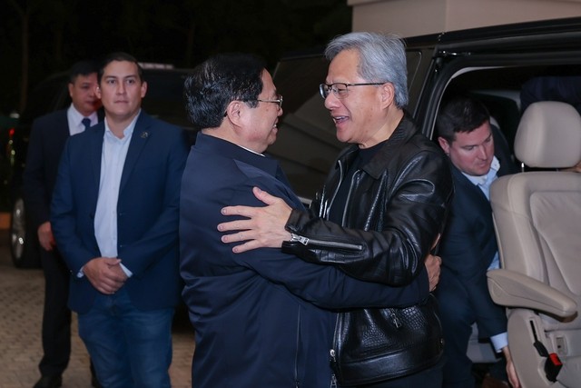 Thủ tướng Phạm Minh Chính nhiệt liệt chào đón ông Jensen Huang, Chủ tịch, Tổng Giám đốc Tập đoàn NVIDIA thăm Việt Nam - Ảnh: VGP/Nhật Bắc