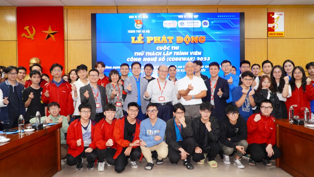 Phát động cuộc thi "Thử thách lập trình viên công nghệ số (Codewar) 2023" Phát động cuộc thi "Thử thách lập trình viên công nghệ số (Codewar) 2023"