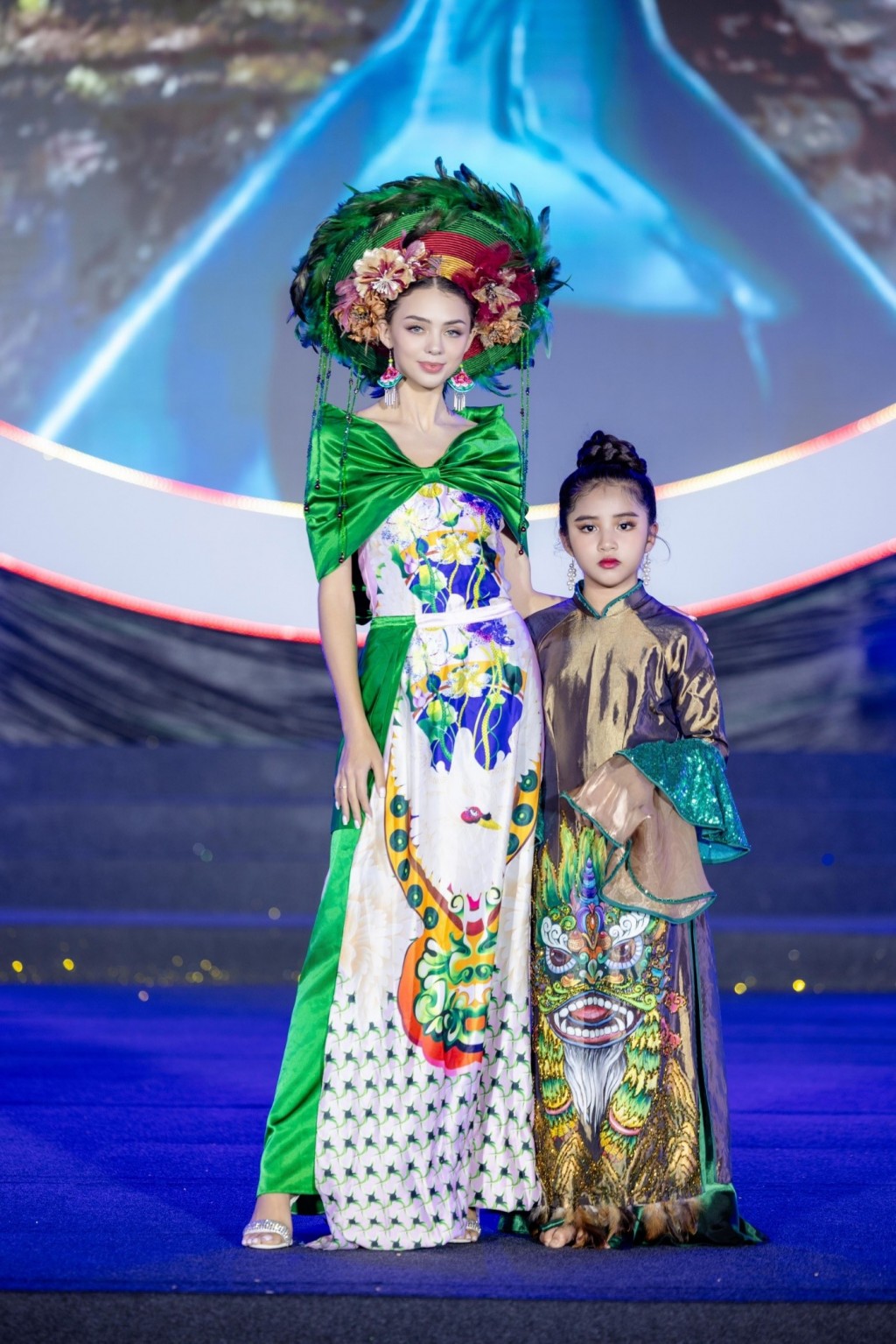 Siêu mẫu Dianka và mẫu nhí Nguyễn Minh Châu