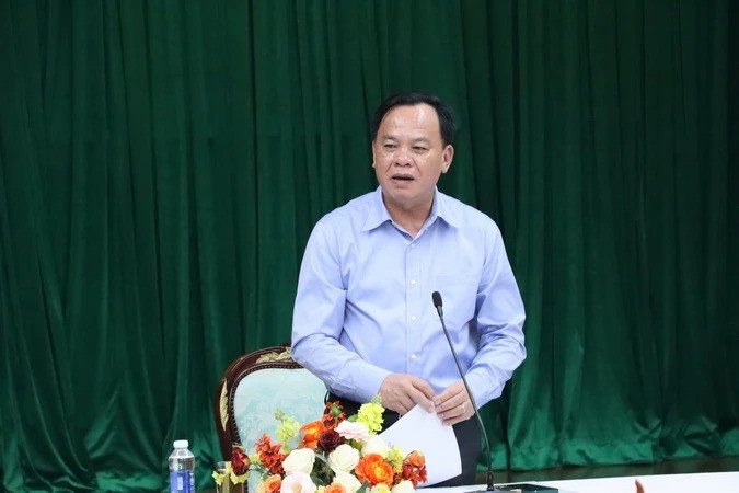 Quyền Chủ tịch UBND tỉnh Võ Tấn Đức phát biểu tại buổi làm việc với Tập đoàn Điện lực Việt Nam