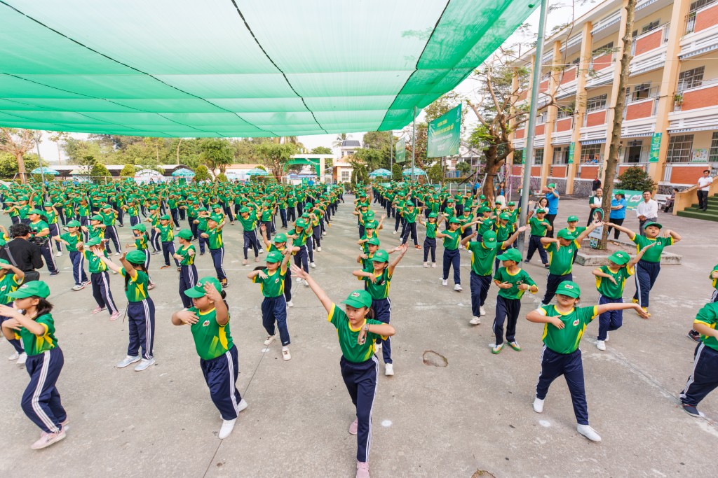 Với sự đồng hành của Nestlé MILO, hoạt động thể dục buổi sáng, thể dục giữa giờ đã được triển khai cho học sinh tiểu học nhiều tỉnh thành