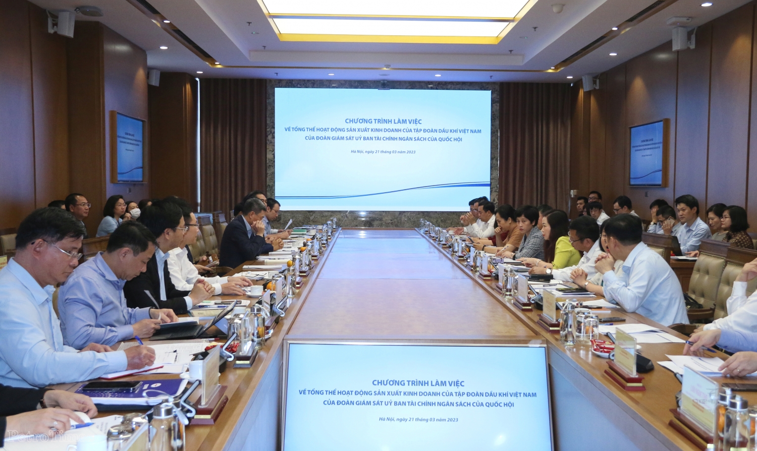 Đoàn giám sát Ủy ban Tài chính - Ngân sách của Quốc hội làm việc với Petrovietnam về tổng thể hoạt động sản xuất kinh doanh