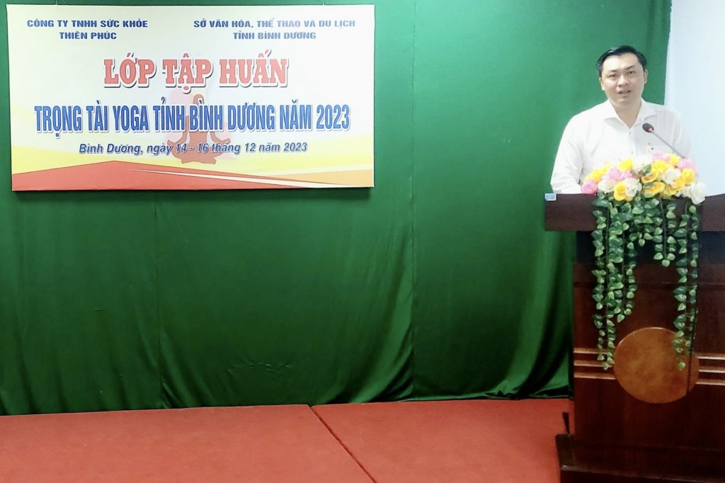 Ông Cao Văn Chóng – PGĐ Sở Văn hóa, Thể thao và Du lịch tỉnh Bình Dương  phát biểu khai giảng Lớp tập huấn 