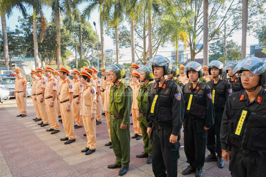 Công an Kon Tum ra quân trấn áp tội phạm