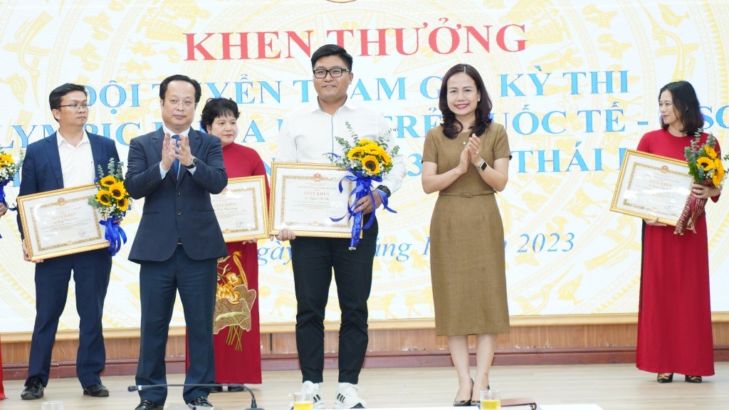 Hà Nội khen thưởng 6 học sinh đạt thành tích cao kỳ thi IJSO