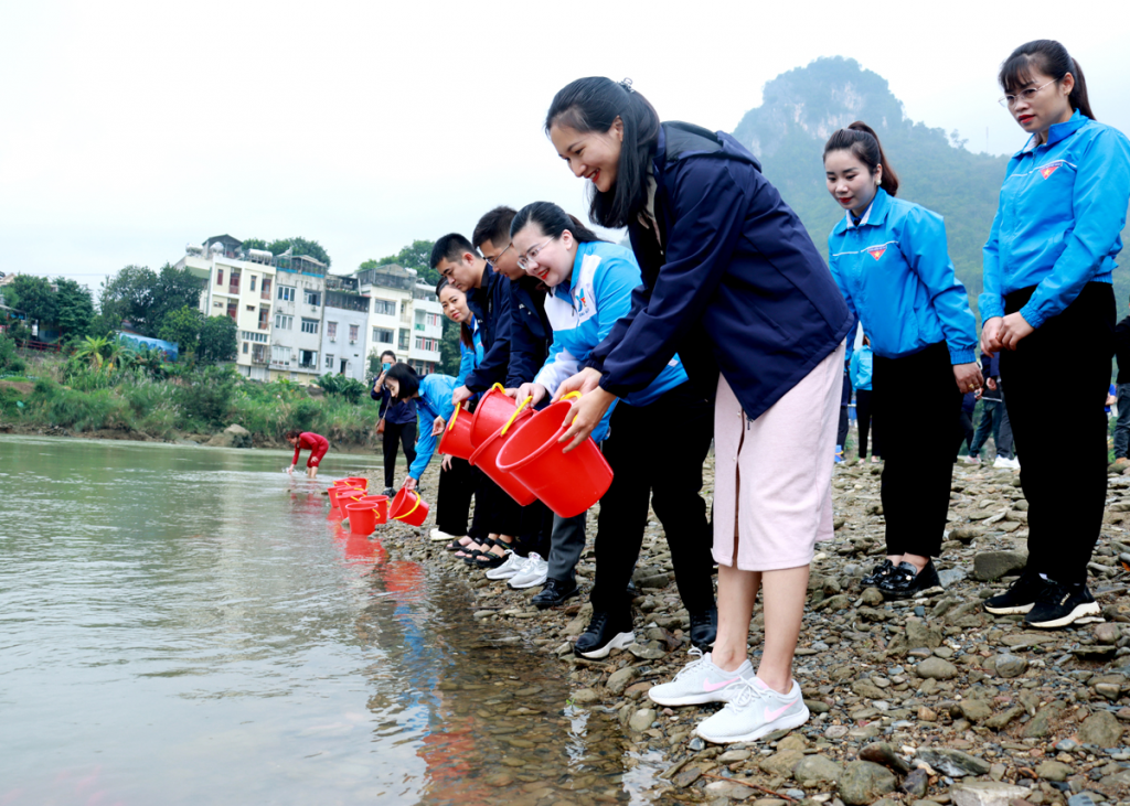 Giao lưu hữu nghị thanh niên biên giới Hà Giang - Văn Sơn