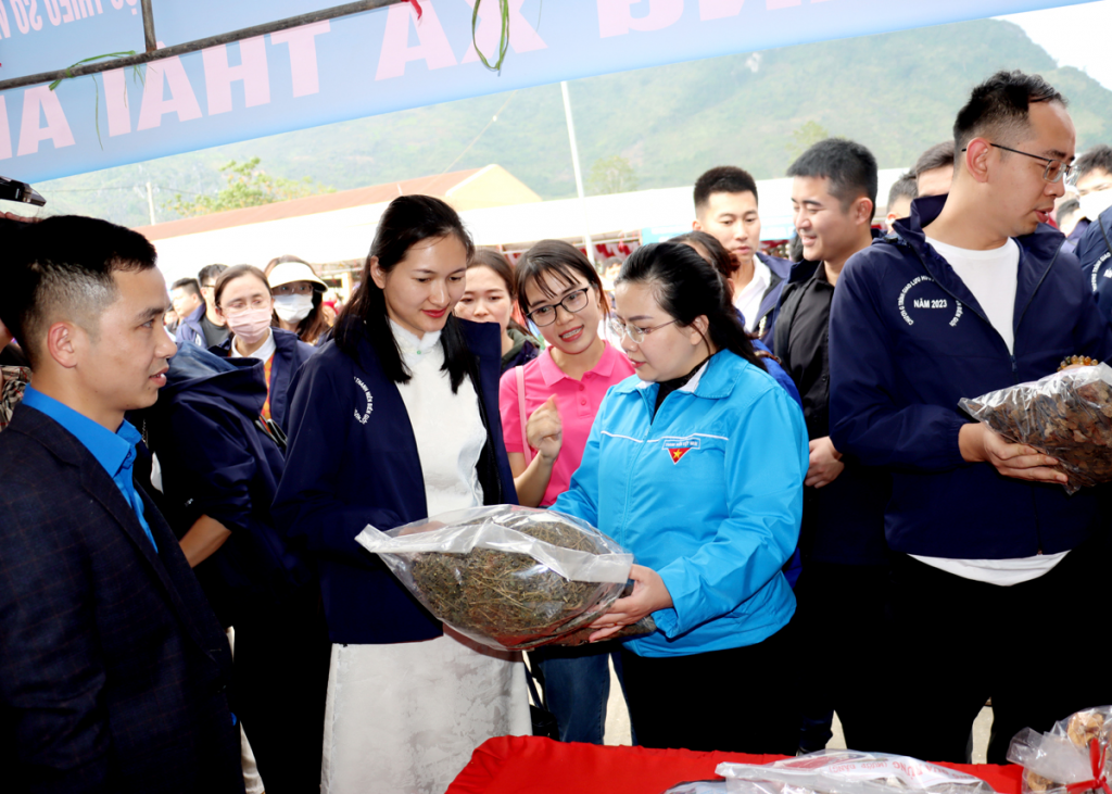 Giao lưu hữu nghị thanh niên biên giới Hà Giang - Văn Sơn