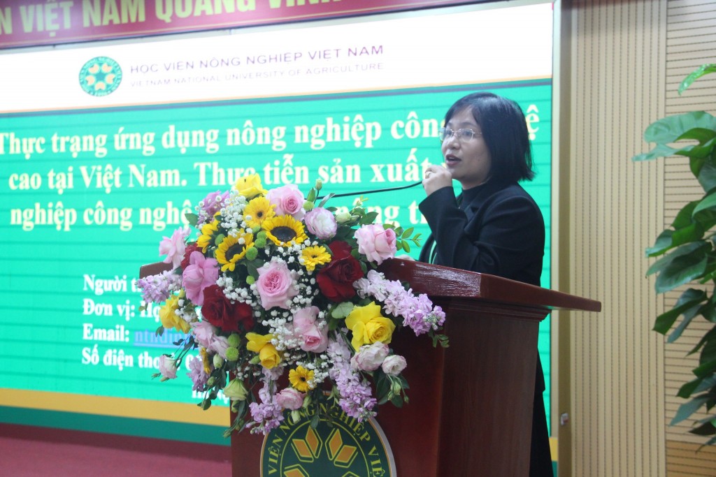 TS. Nguyễn Thị Ngọc Dinh chỉ rõ thực tiến ứng dụng công nghệ cao trong nông nghiệp hiên nay