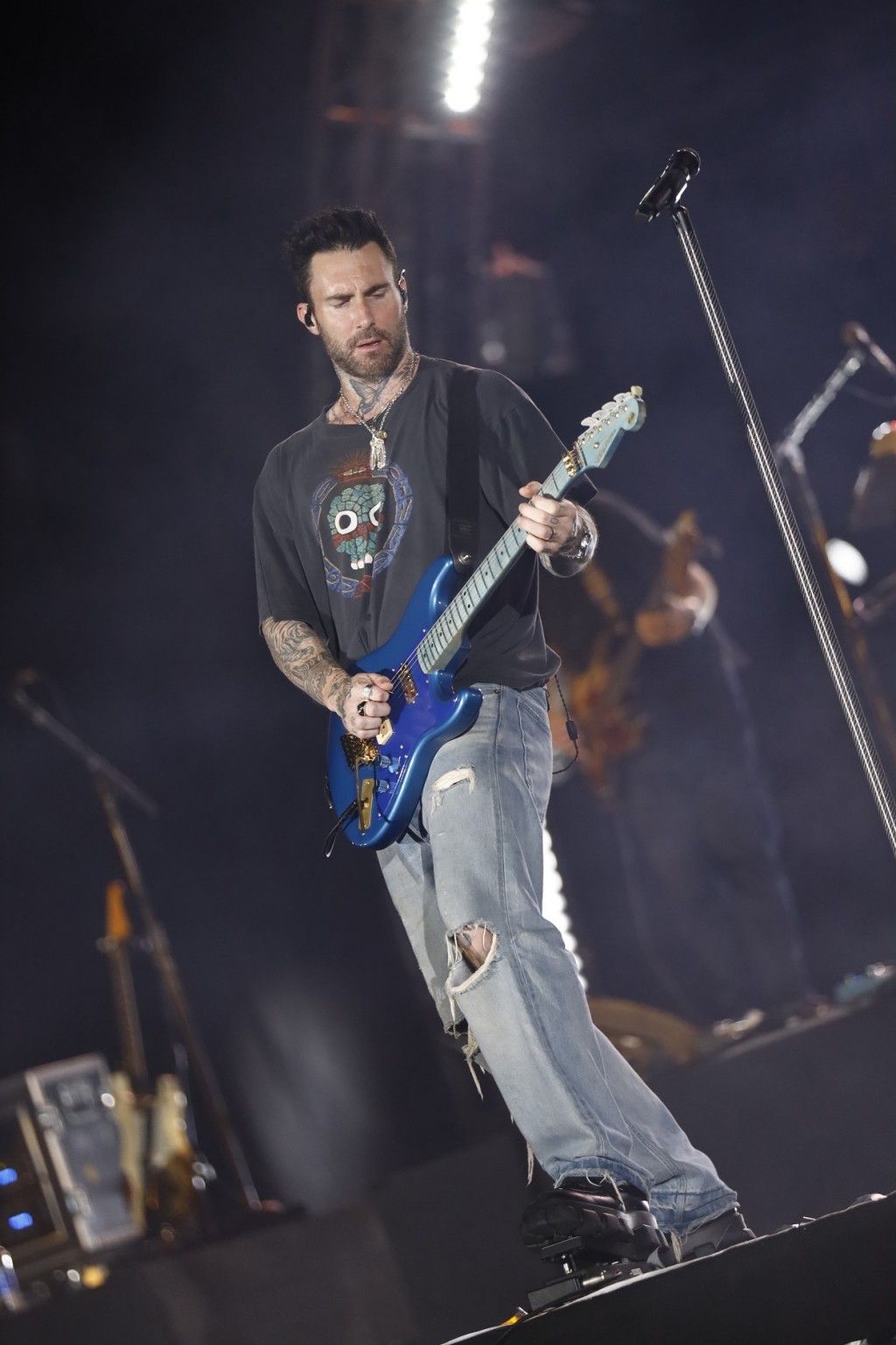 Maroon 5 và dàn sao Việt mang tới “cơn địa chấn” cảm xúc trong đêm 8Wonder Winter Festival