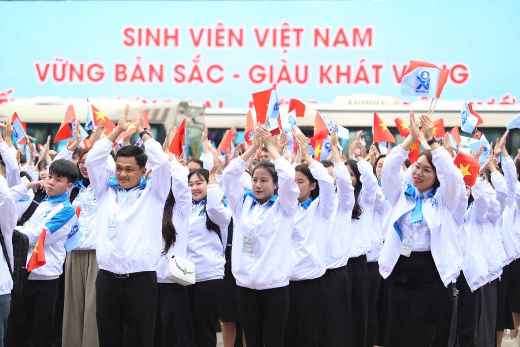 Rạng rỡ, tươi rói sắc màu sinh viên Việt Nam