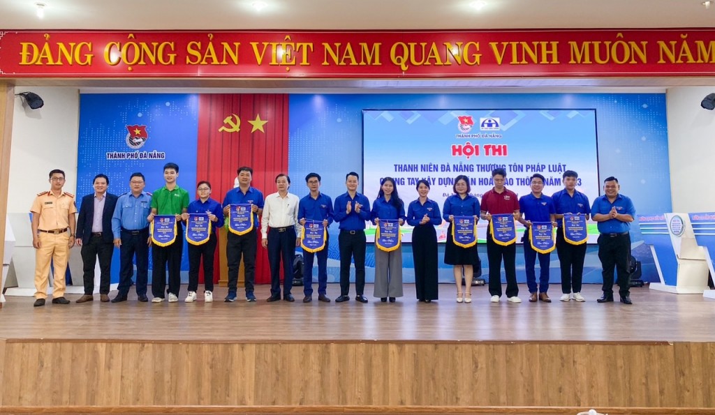 Hội thi “Thanh niên Đà Nẵng thượng tôn pháp luật - Chung tay xây dựng văn hoá giao thông năm 2023”.