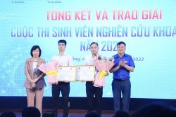 Trao giải 14 đề tài xuất sắc sinh viên nghiên cứu khoa học 2023