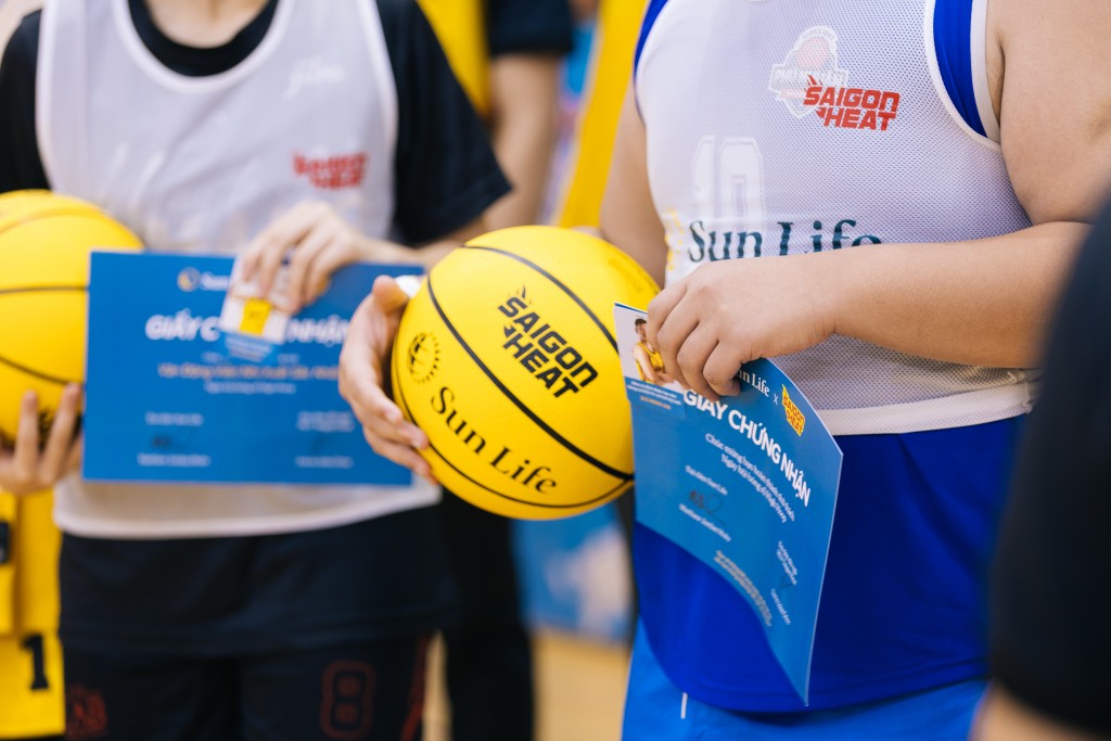 Ngày hội bóng rổ High Hoop: Cùng Sun Life bật cao sức trẻ