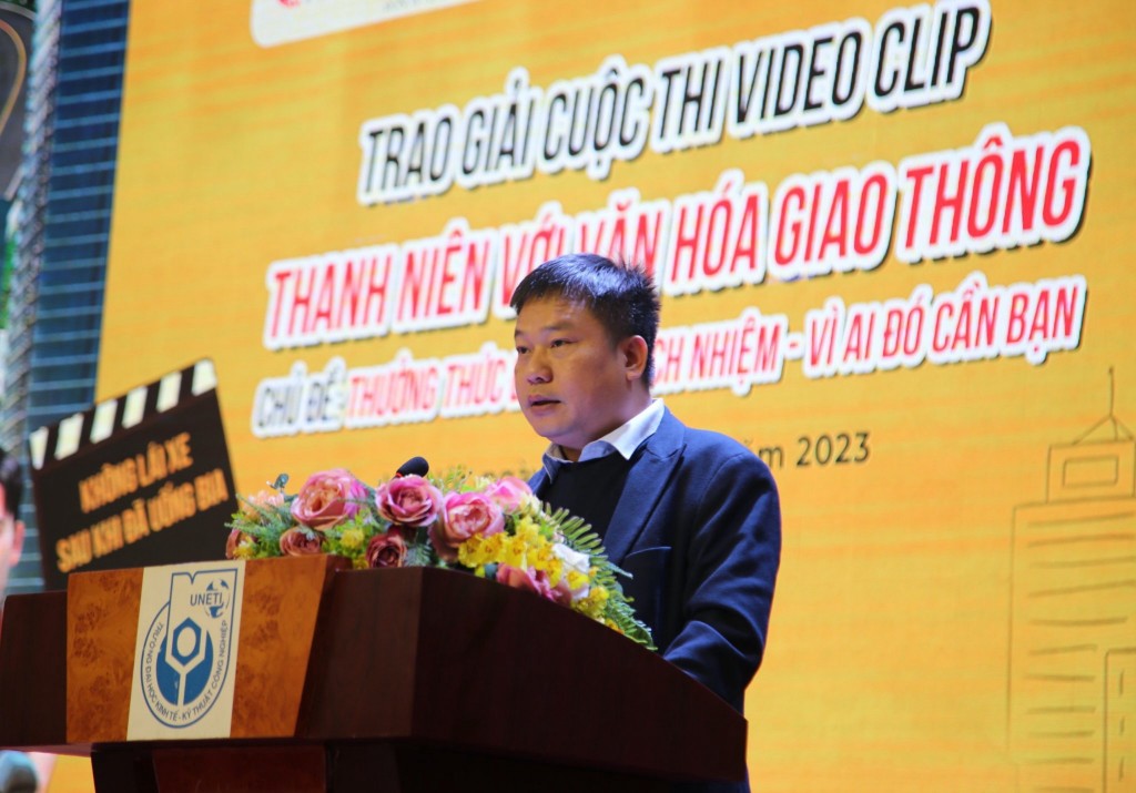anh Hoàng Tuấn Việt, Uỷ viên Đoàn Chủ tịch Uỷ ban Trung ương Hội LHTN Việt Nam, Trưởng Ban biên tập Cổng tri thức Thánh Gióng phát biểu tại chương trình