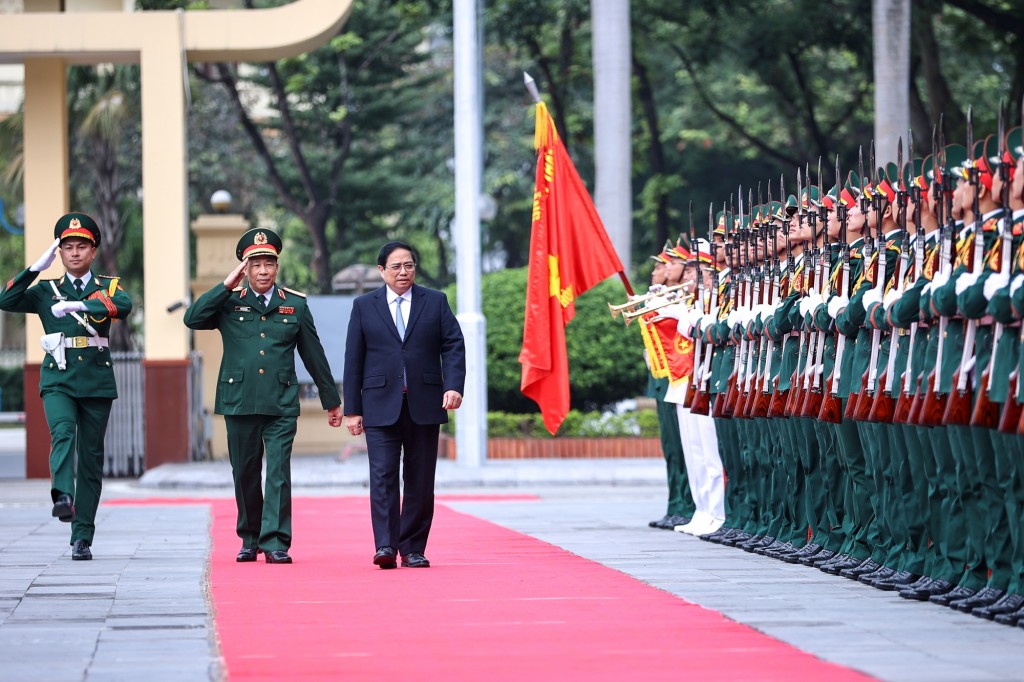 Thủ tướng Phạm Minh Chính tới thăm và làm việc tại Học viện Quốc phòng (Bộ Quốc phòng) - Ảnh: VGP/Nhật Bắc