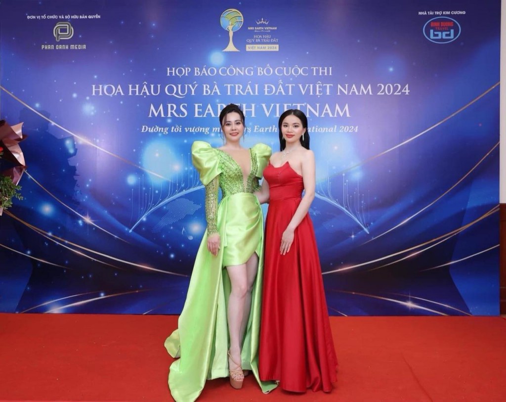 Á hậu Quách Thị Thân và Hoa hậu Phan Kim Oanh