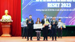 Sinh viên VinUni xuất sắc vô địch cuộc thi RESET 2023