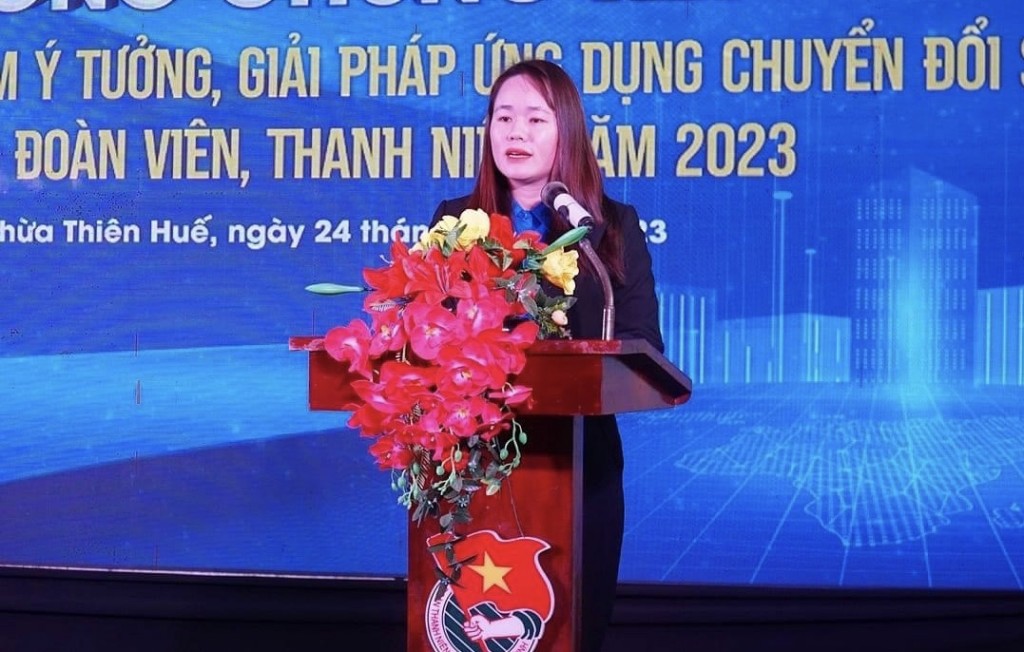 đồng chí Hoàng Thị Thùy Linh, Phó Bí thư Thường trực Tỉnh đoàn, Chủ tịch Hội đồng đội tỉnh TT – Huế phát biểu tại chương trình 