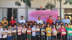 Nutifood trao gửi hàng ngàn quà tặng dinh dưỡng đến trẻ vùng biên giới phía Bắc
