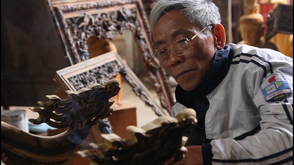 Nghệ nhân Nguyễn Viết Hồng giữ gìn tinh hoa mĩ nghệ ngàn năm