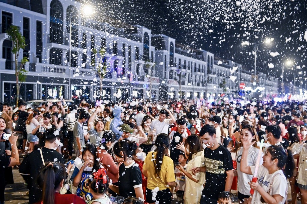 Sắc màu Noel lung linh trong chuỗi sự kiện lễ hội ở Long An
