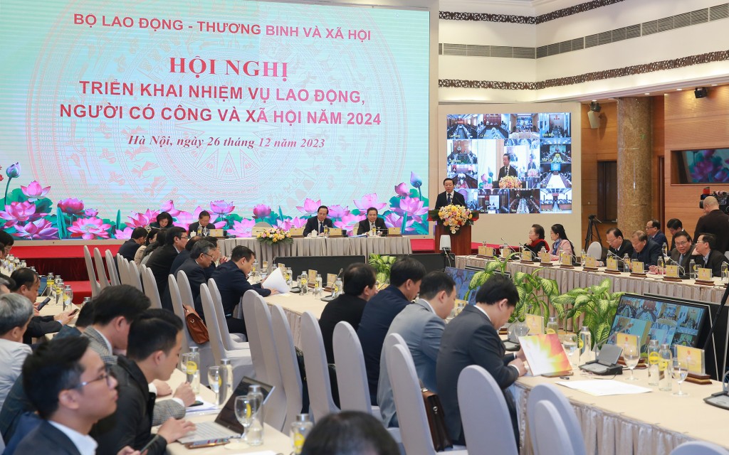 Phó Thủ tướng tin tưởng ngành lao động, thương binh và xã hội sẽ tiếp tục đóng góp nhiều hơn nữa cho sự nghiệp phát triển của đất nước, vì hạnh phúc của nhân dân - Ảnh: VGP/Minh Khôi