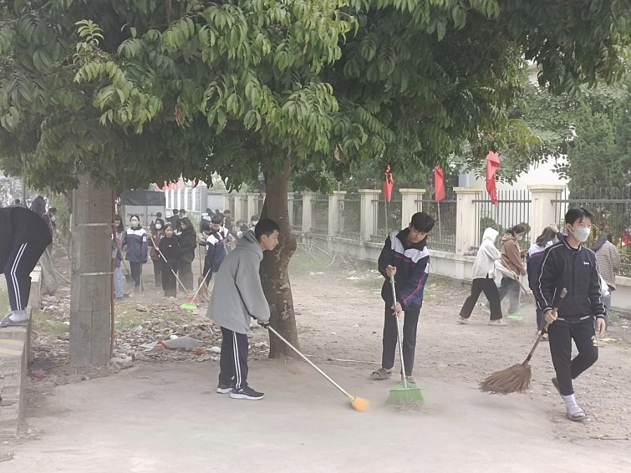 Dọn rác đón Tết Nguyên đán Giáp Thìn