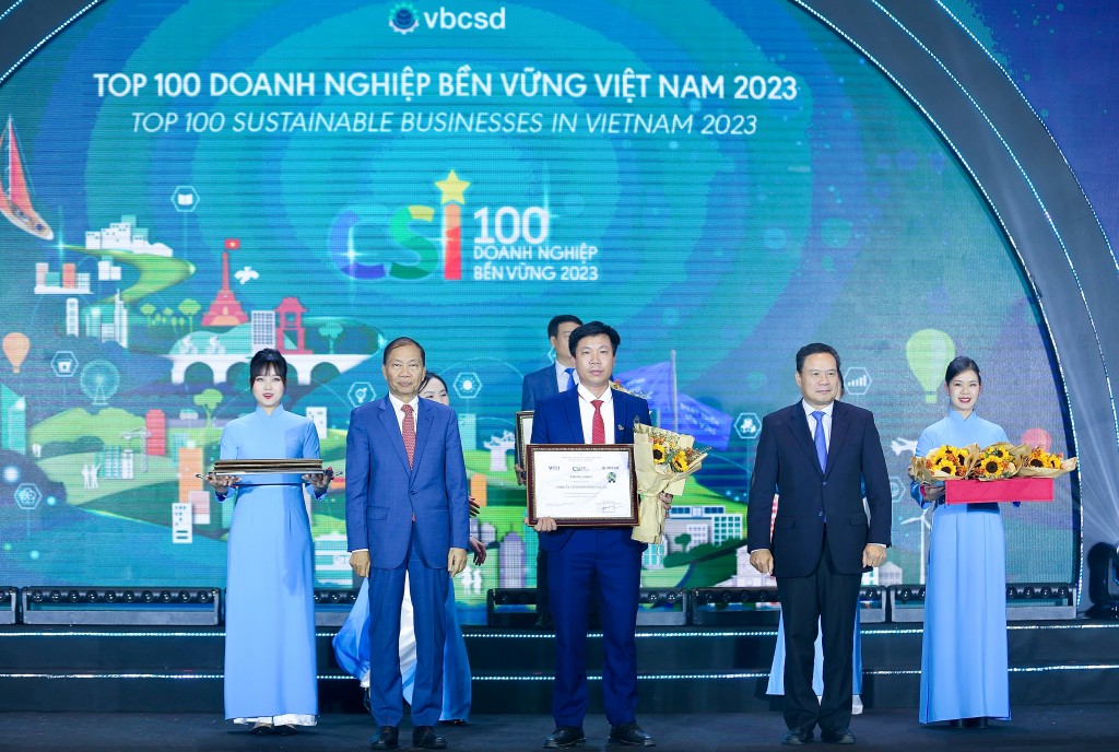 Ông Đào Duy Hưng - Trợ Lý Giám đốc Công ty CP PRIME Đại Lộc tại lễ trao giải