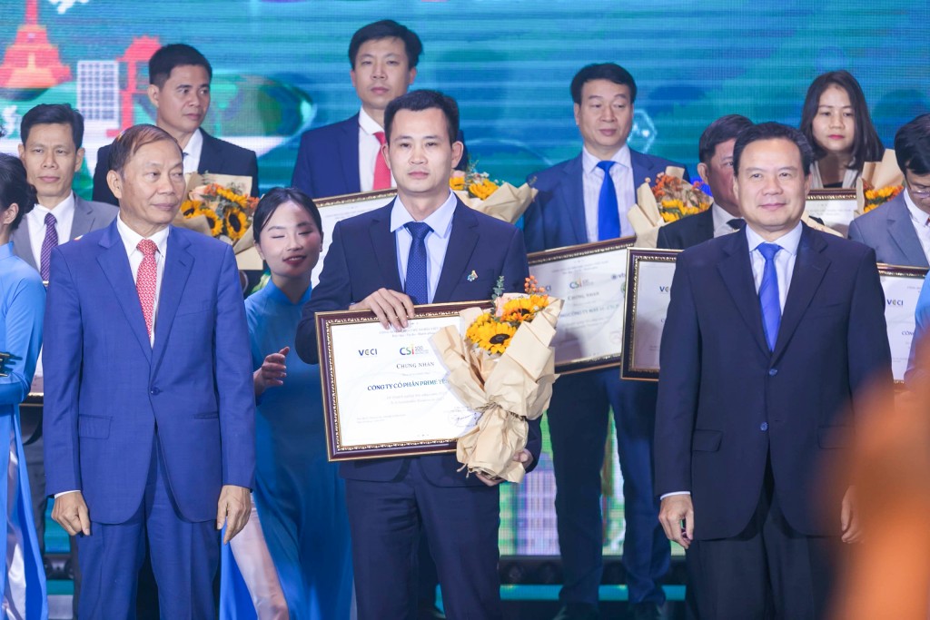 Ông Ngô Hồng Giang – Giám đốc Công ty CP PRIME Yên Bình tại lễ trao giải