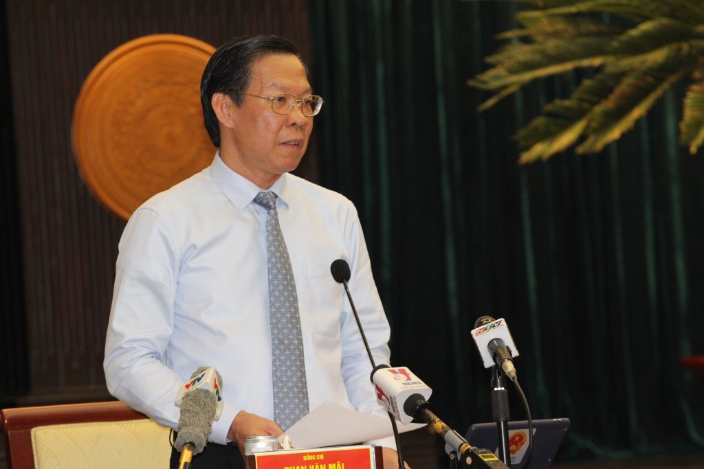 Chủ tịch UBND TP Hồ Chí Minh Phan Văn Mãi phát biểu về tình hình kinh tế - xã hội TP trong năm qua
