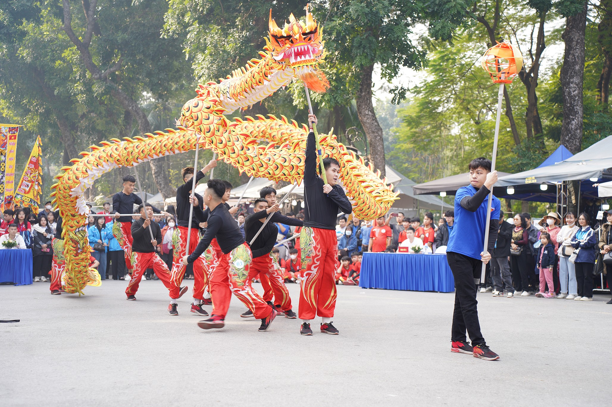 Festival năm nay thu hút 11 đội thi đến từ các quận, huyện, thị xã trên địa bàn TP Hà Nội