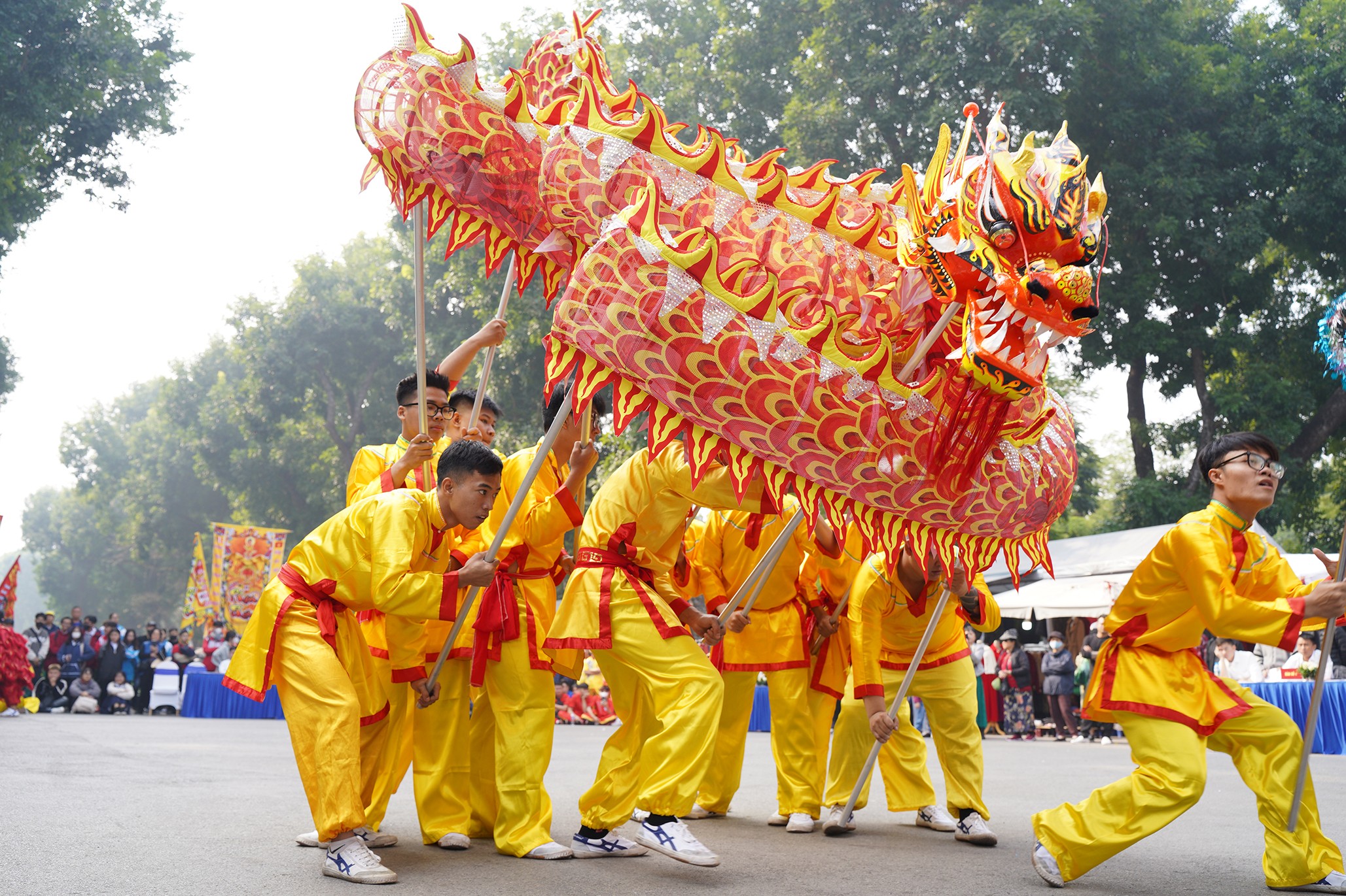 Những bước đi uyển chuyển, động tác điêu luyện của các thí sinh đã đem đến cuộc thi nhiều cung bậc cảm xúc