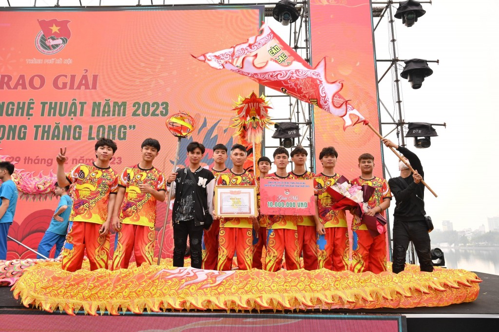 CLB Lân Sư Rồng Nga My Thượng đạt giải Nhì CLB Lân Sư Rồng Nga My Thượng đạt giải Nhì
