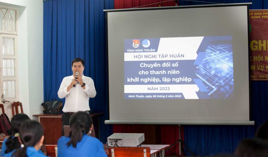 Tỉnh đoàn Ninh Thuận phối hợp cùng với các đơn vị liên quan tổ chức các lớp tập huấn, huấn luyện ý tưởng, dự án khởi nghiệp.