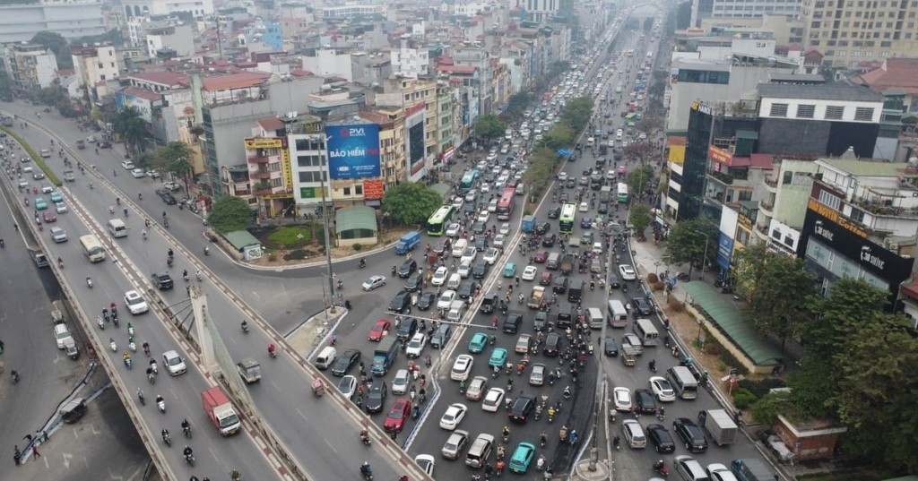 Mật độ giao thông tăng cao tại các tuyến đường cửa ngõ Thủ đô
