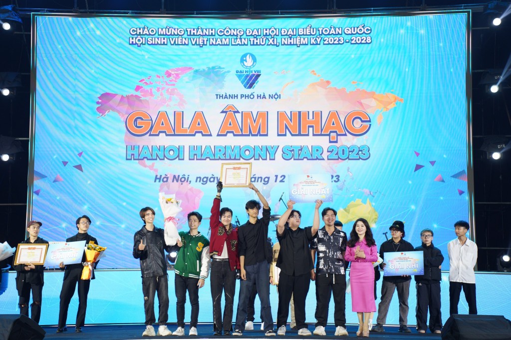 Band 10 xuất sắc trở thành quán quân Hanoi Harmony Star 2023