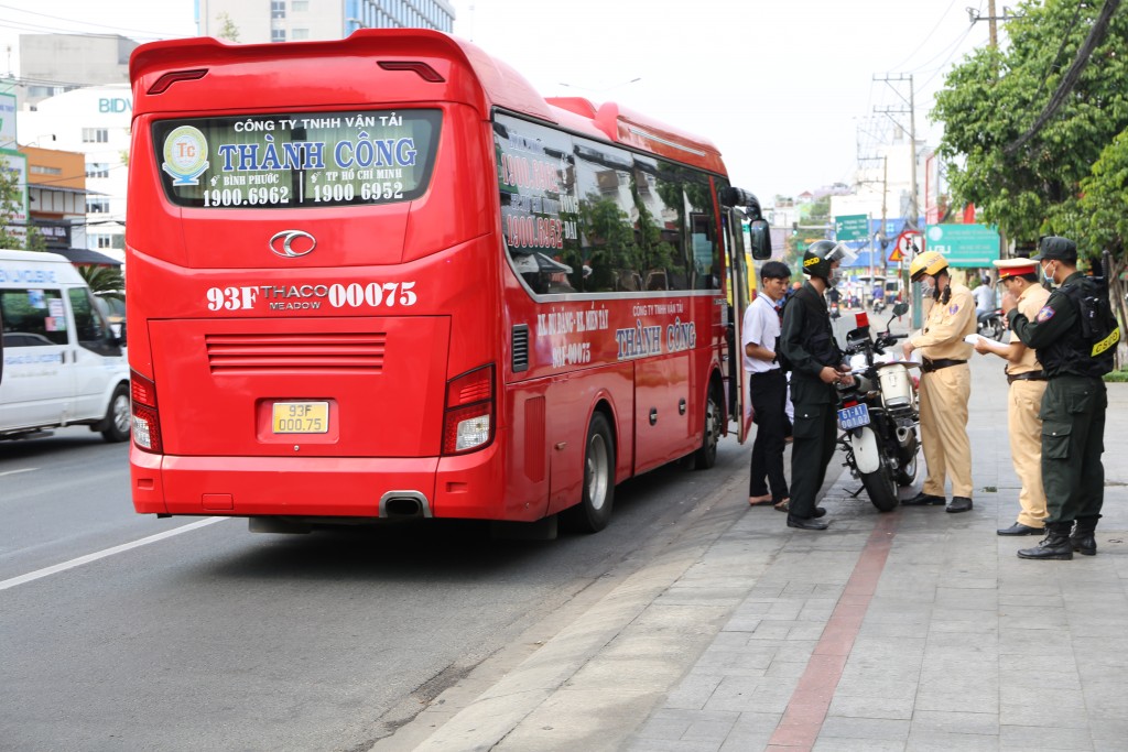 Xe khách Thành Công lộng hành tuyến Bình Phước – TP Hồ Chí Minh