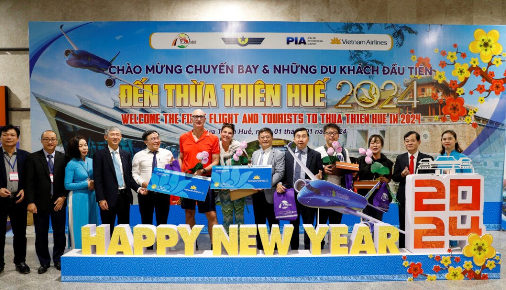 có 200 hành khách trên chuyến bay VN1541 từ Hà Nội đến TT - Huế đặt chân xuống Cảng Hàng không Quốc tế Phú Bài vào sáng nay