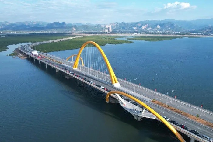 Cầu Bình Minh có tổng mức đầu tư hơn 1.700 tỷ đồng.
