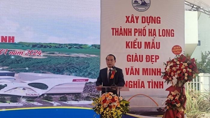 Ông Nguyễn Văn Bình – Chủ tịch HĐQT Tập đoàn Việt Phát phát biểu tại Lễ khởi động dự án. Ảnh Vĩnh Quân