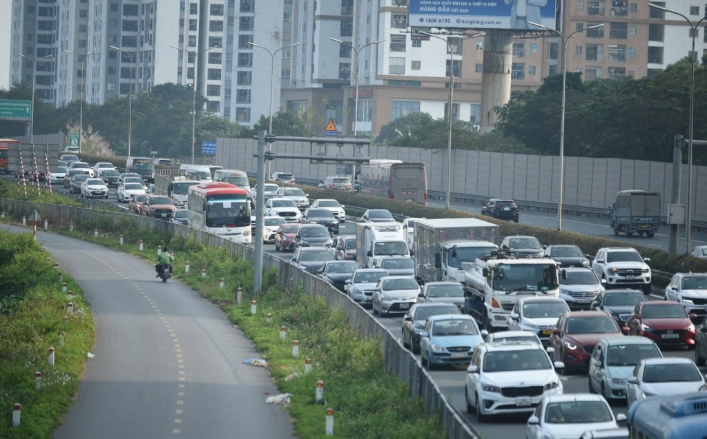 Cửa ngõ Thủ đô ùn tắc trong ngày cuối nghỉ Tết Dương lịch