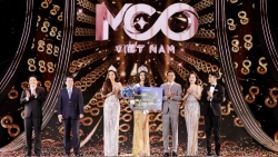 Nam A Bank trao thưởng Top 5 Hoa hậu Hoàn vũ Việt Nam 2023