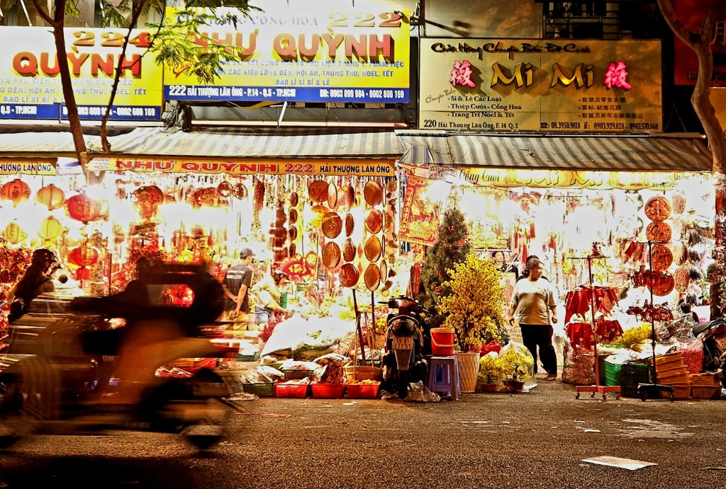 TP Hồ Chí Minh: Khu phố Hải Thượng Lãn Ông rực rỡ mùa Tết