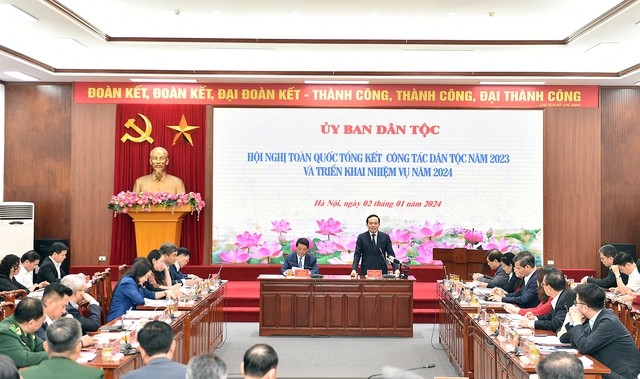 Phó Thủ tướng chia sẻ công tác dân tộc là nhiệm vụ khó khăn nên các bộ, ngành địa phương phải quan tâm đến công tác này bằng cả tấm lòng - Ảnh: VGP/Hải Minh