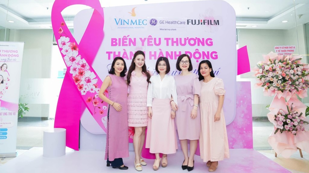 Vinmec cùng 3.000 phụ nữ Việt “Biến yêu thương thành hành động - Chiến thắng ung thư vú”