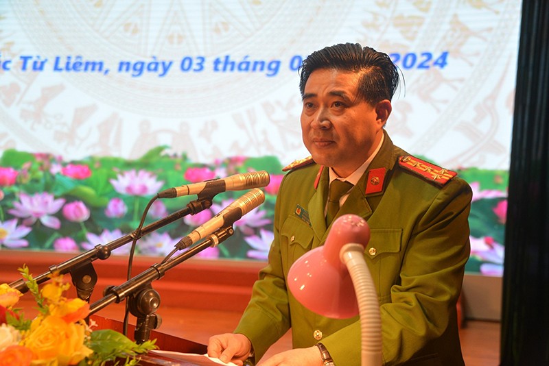 Đại tá Lê Đức Hùng, Trưởng Công an quận phát biểu tại hội nghị
