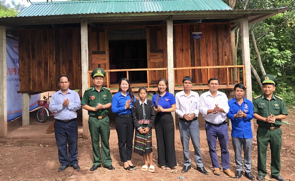 Khánh thành và bàn giao công trình “Ngôi nhà hạnh phúc” cho em Hồ Thị Thuỳ, học sinh trường TH&THCS Ba Tầng, huyện Hướng Hoá, tỉnh Quảng Trị