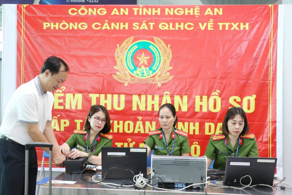 Tuyên truyền, hướng dẫn và hỗ trợ thu nhận định danh điện tử mức 2